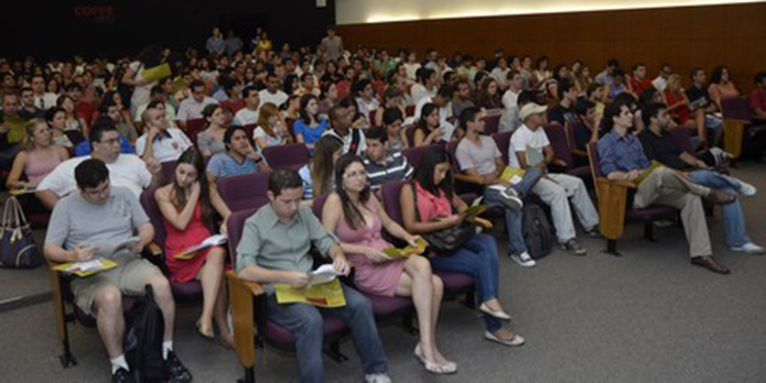 Coppe lança desafio aos novos alunos na abertura do ano letivo