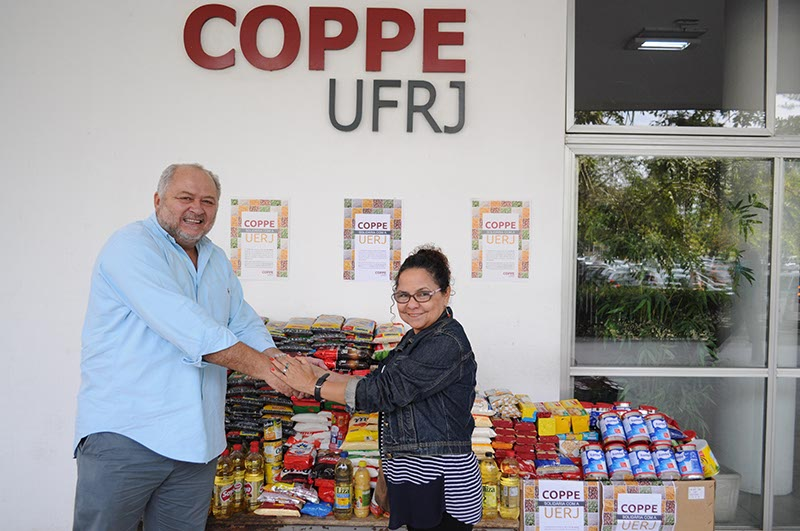 Coppe entrega alimentos arrecadados em campanha de solidariedade à Uerj