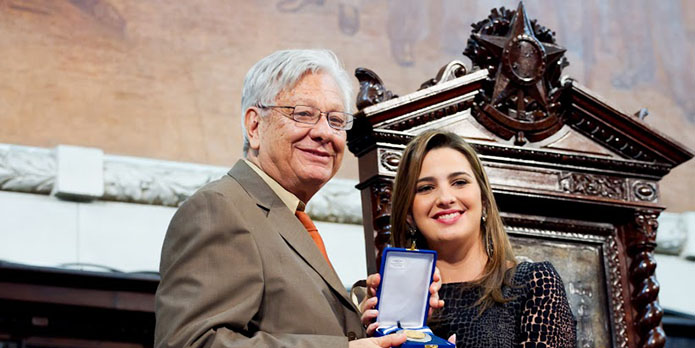 Coppe recebe Medalha Tiradentes e protesta contra a CGU