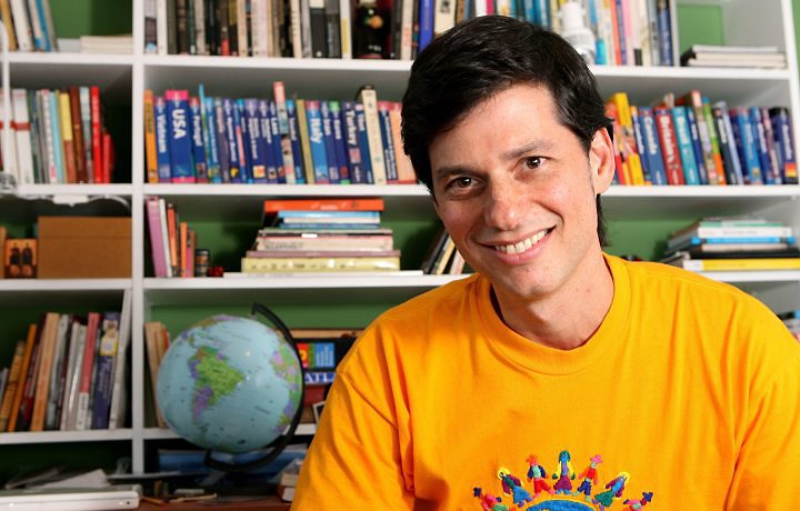 Documentarista Luís Nachbin profere palestra na Coppe