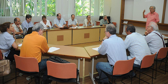 Coppe entrega proposta de especialistas à secretária do Ambiente