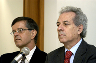 Evaristo Biscaia e Nelson Maculan ganham Prêmio COPPE Mérito Acadêmico 2004