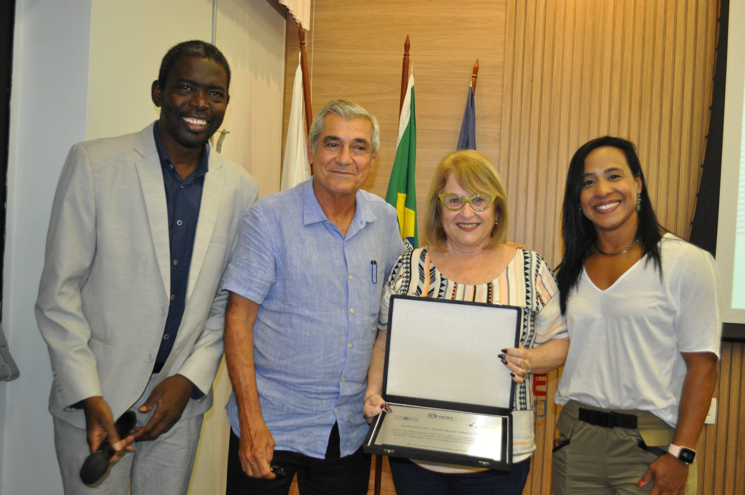 Professora Angela Uller é homenageada por sua contribuição à Coppe e à ciência no Brasil