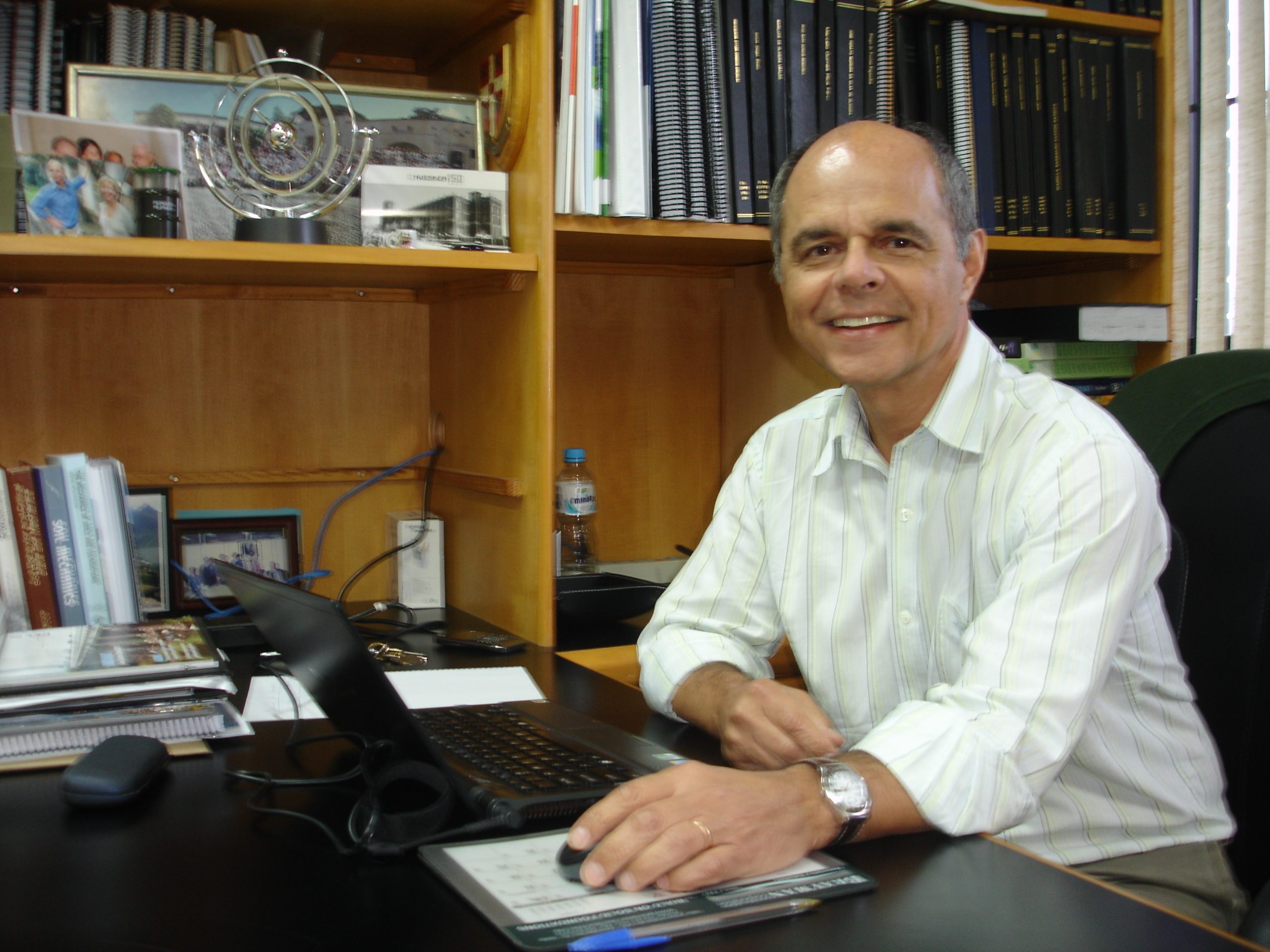 Professor Marcio Almeida é eleito membro da ANE